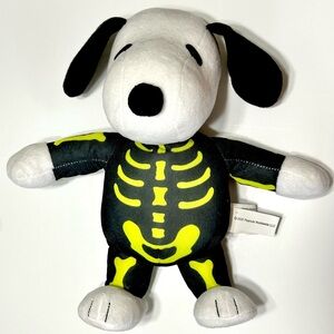 2020 Peanuts Halloween Glow In The Dark Dancing Snoopy